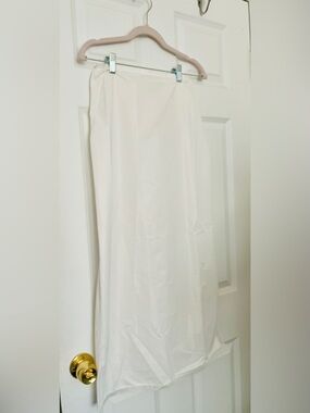 Vintage Vassareyte Women’s White Midi Slip Skirt Lace Trim